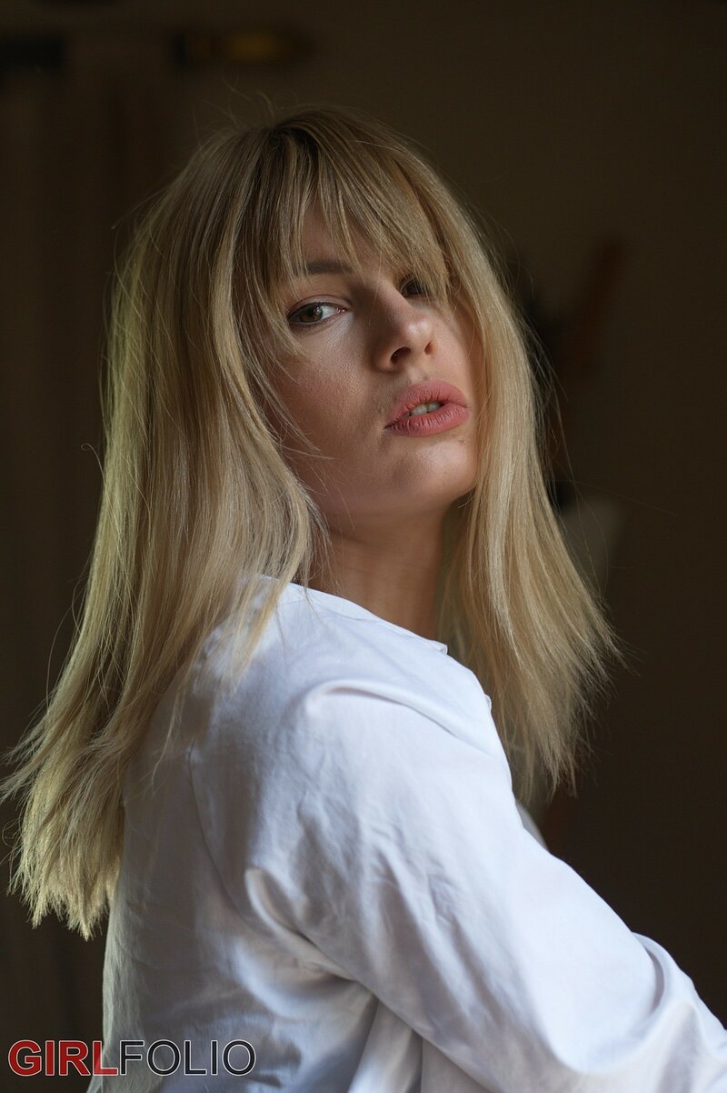 Аринка, 25